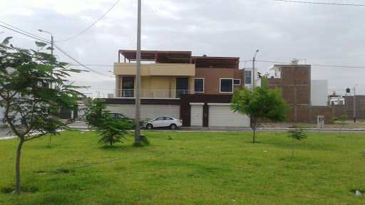 Casas y Terrenos en Piura