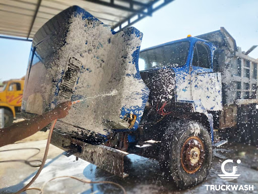 TRUCK WASH SAC (Limpieza Vehicular - Car Wash)